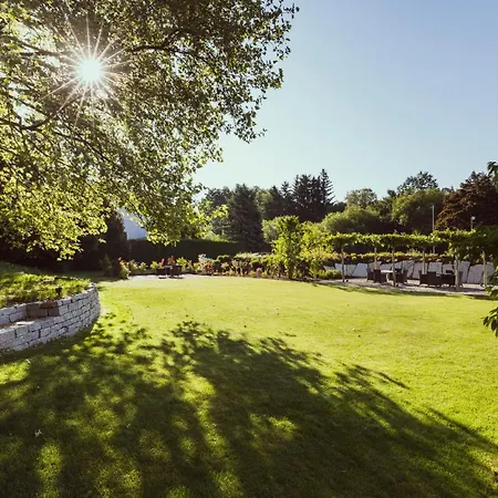 Seminarhotel Lengbachhof Gmbh 4*